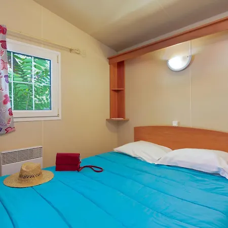 Paradis La Pinede 그뢰오레방