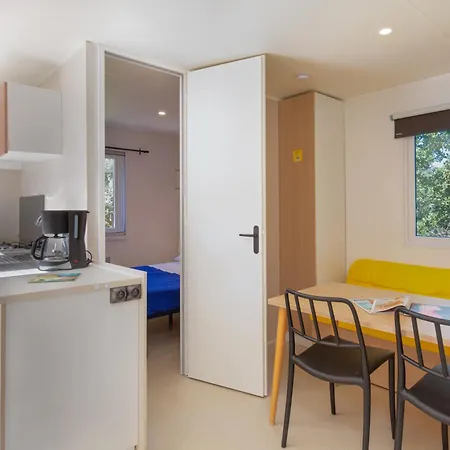 Kemping La Pinede 4*