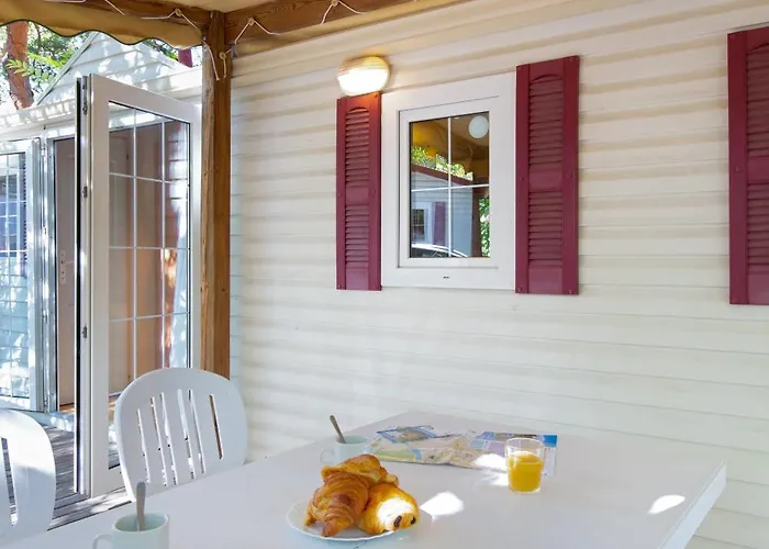 La Pinede Parque de Campismo