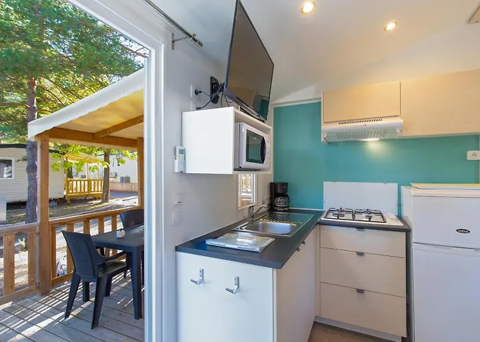 La Pinede Parque de Campismo